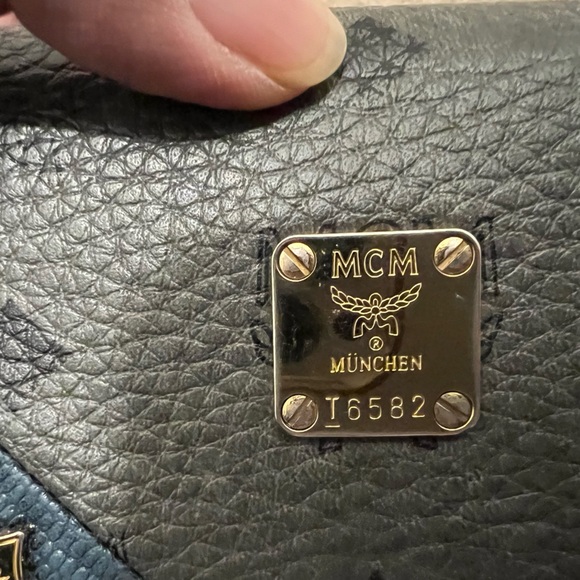 Authentic M C M trifold wallet - Picture 11 of 13